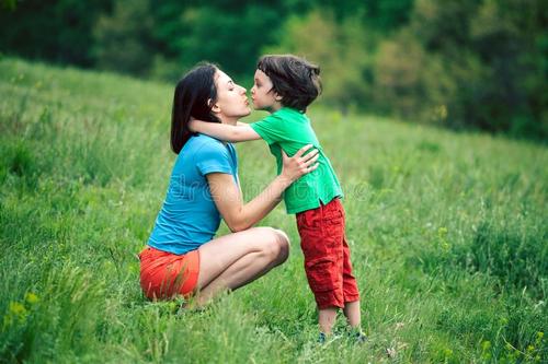 如何改善家庭親子關系試試這5招?叛逆期如何搞好親子關系