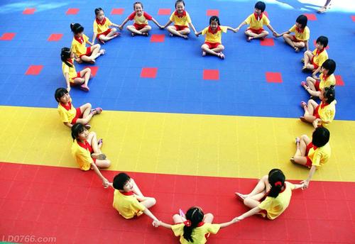 未來5年幼師就業(yè)前景怎么樣有前途嗎?幼師職業(yè)的優(yōu)勢和劣勢揭秘