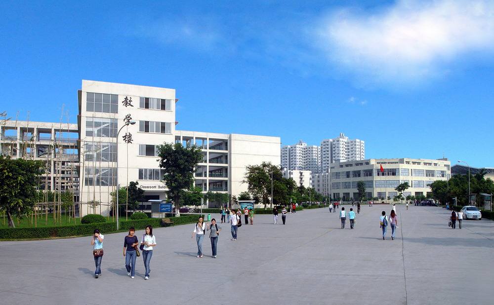 四川外國語大學成都學院是幾本學費多少?具體地址在哪好就業嗎?