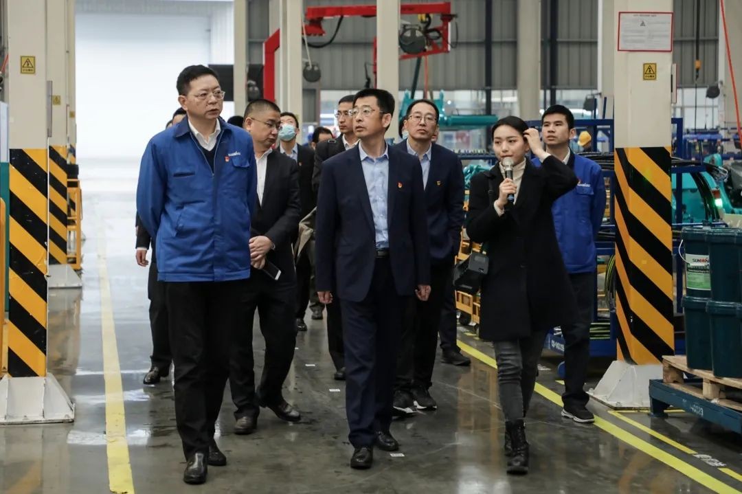 以黨建促業(yè)務(wù)，以業(yè)務(wù)強黨建——青島西海岸公用事業(yè)集團考察山河智能