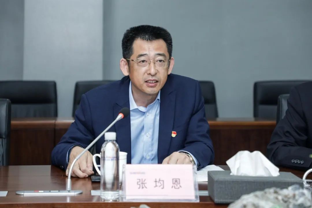 以黨建促業(yè)務(wù)，以業(yè)務(wù)強黨建——青島西海岸公用事業(yè)集團考察山河智能