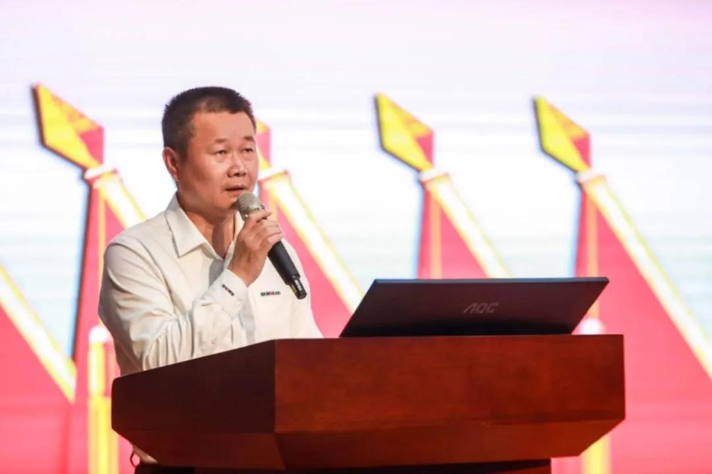 凝心聚力 迎接挑戰 共贏山河 ——山河智能五屆三次“雙代會”勝利召開