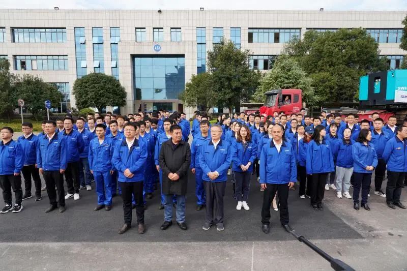 山河智能首臺SWHG70連續墻液壓抓斗順利交機