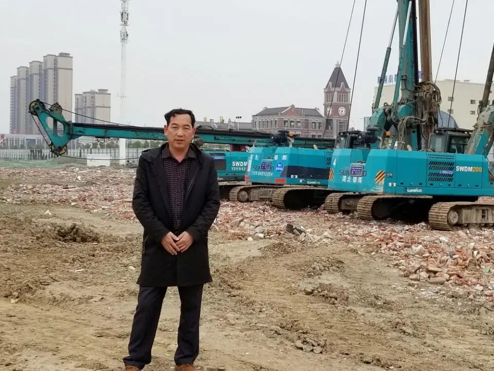 颯！他以11臺旋挖鉆占領荊州房建市場