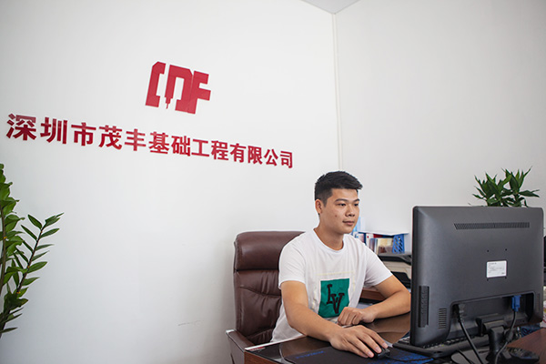 我叫阿忠，忠于事業，也忠于山河智能旋挖鉆機