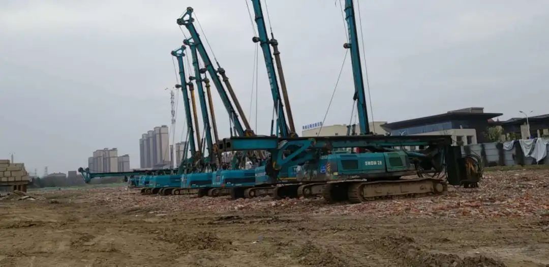 颯！他以11臺旋挖鉆占領荊州房建市場