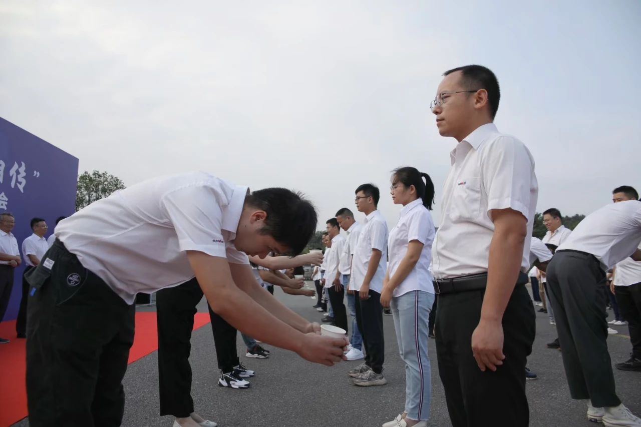 百人齊聚拜師恩 | 山河智能“傳幫帶”人才培養模式為公司發展積蓄力量