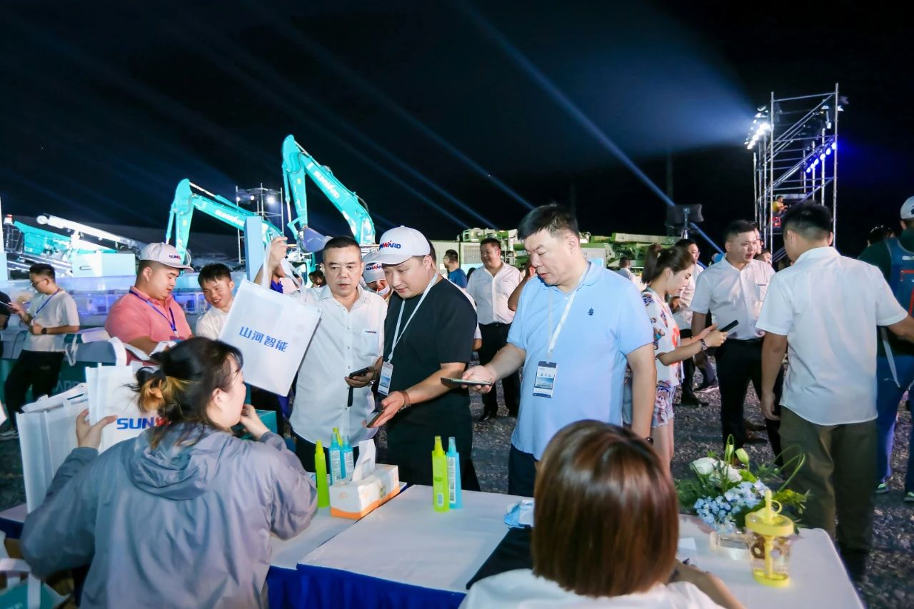 逛展超熱鬧！山河智能成果展示會高能名場面來襲