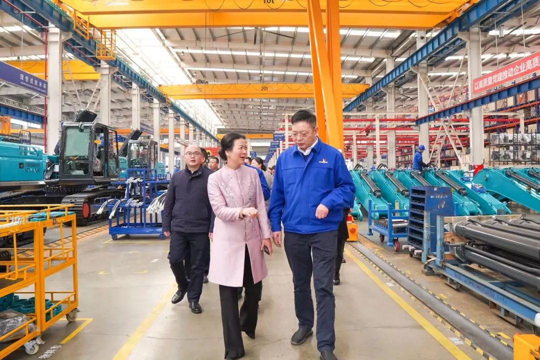 長沙市總工會、長沙經開區總工會一行調研山河智能