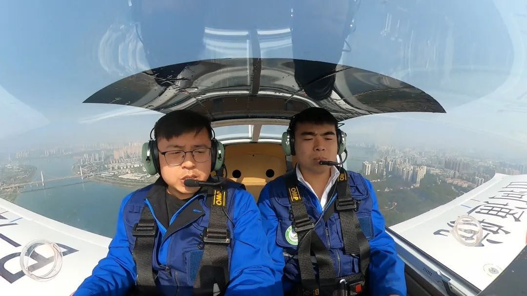 空地協同顯身手！湖南航空應急救援隊山河機組開展特情處置應急演練