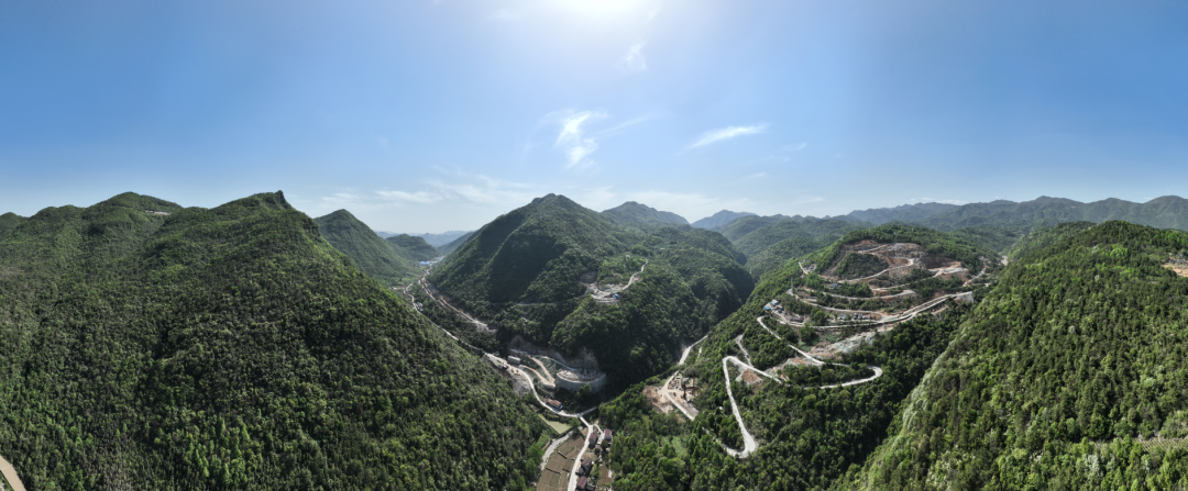 展現施工“奇效”！山河智能旋挖鉆機強勢助力爐慈高速公路建設