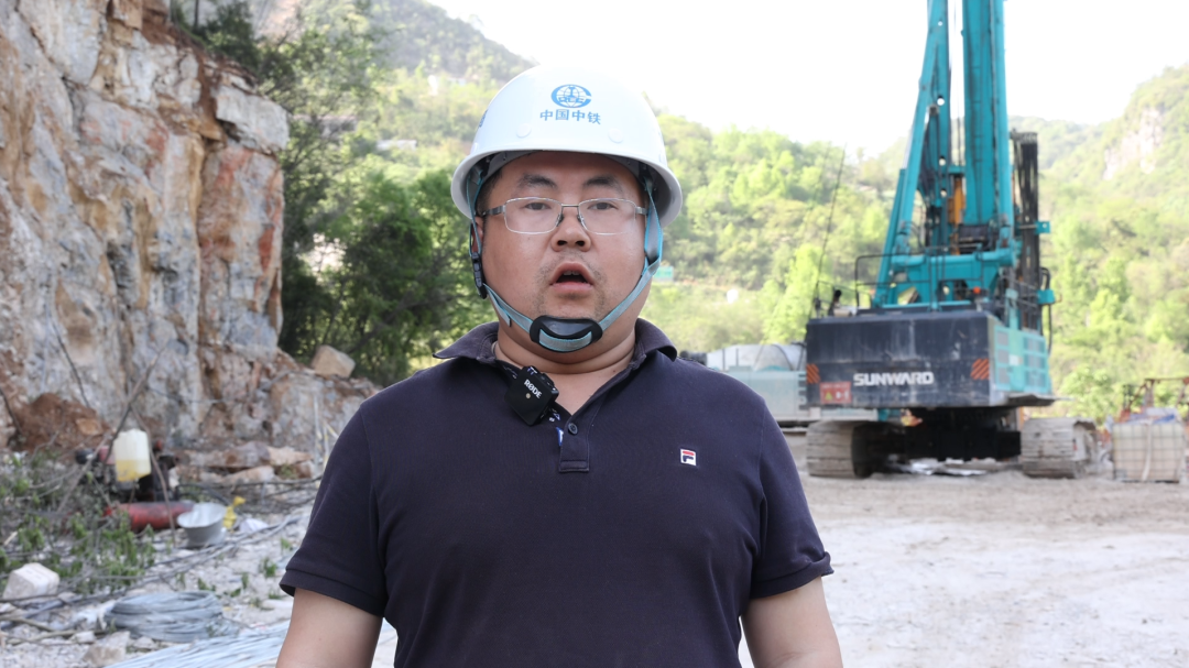 展現施工“奇效”！山河智能旋挖鉆機強勢助力爐慈高速公路建設