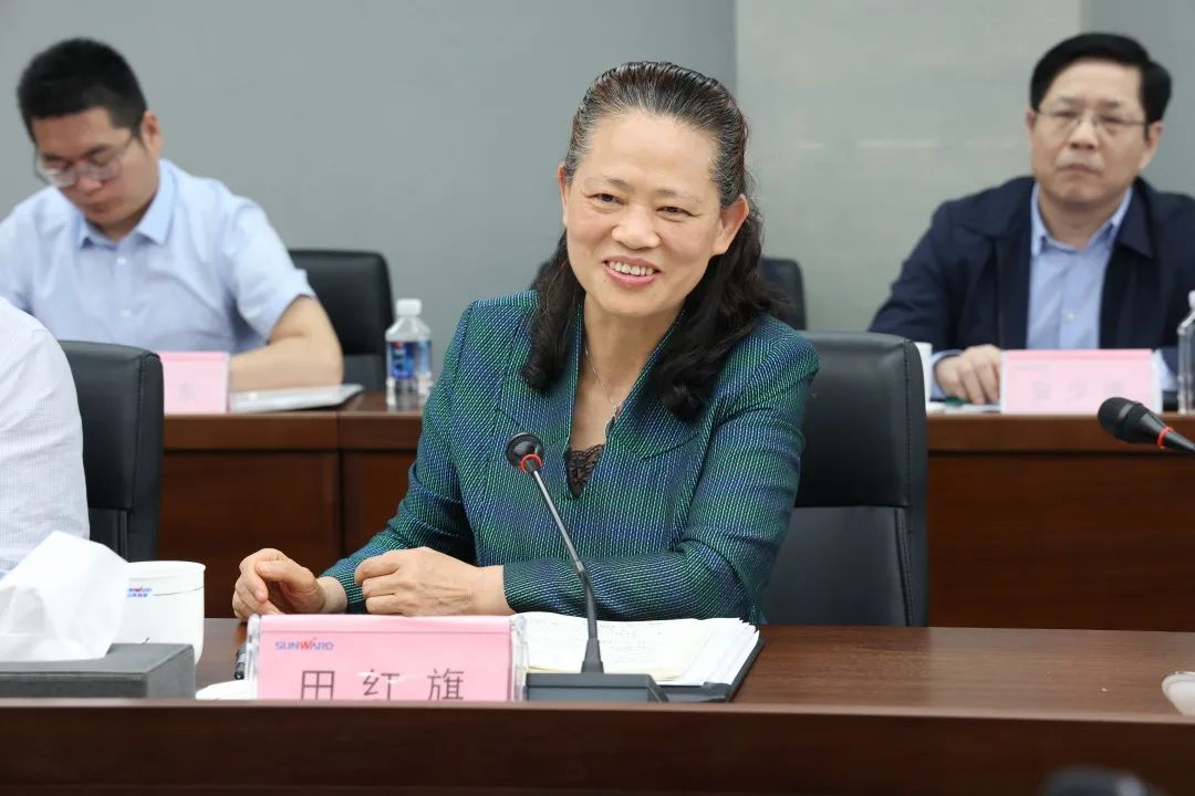 深化產(chǎn)學研合作！中南大學校長、中國工程院院士田紅旗率團拜訪山河智能