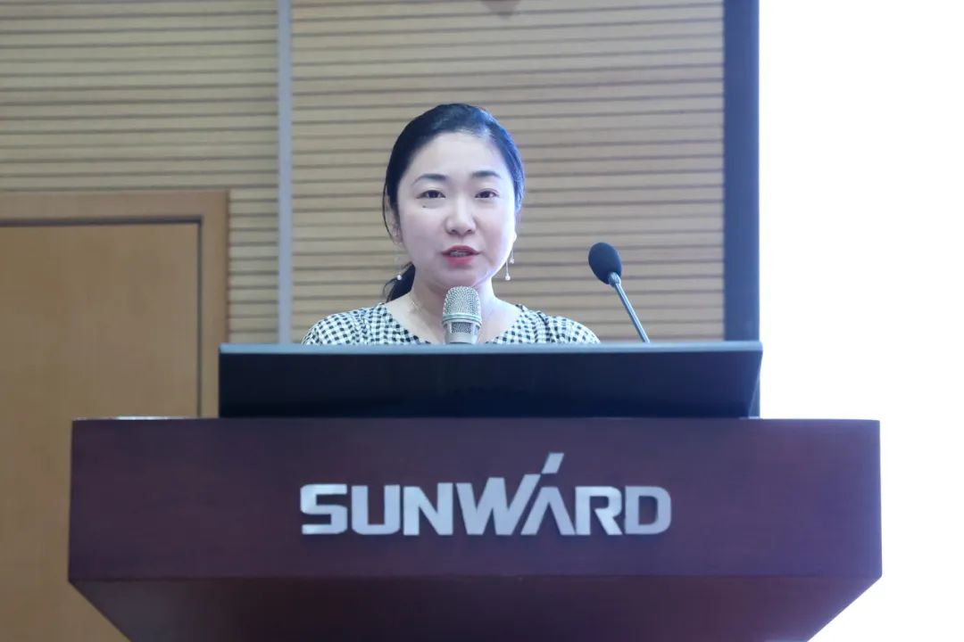 繽紛“暑”假，不負(fù)所“托”！山河智能職工子女暑期托管班結(jié)業(yè)啦