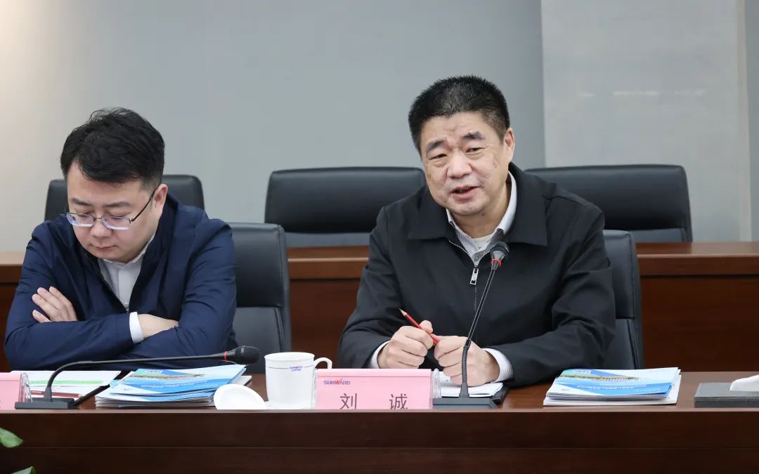 中國(guó)恩菲總經(jīng)理劉誠(chéng)一行到訪山河智能