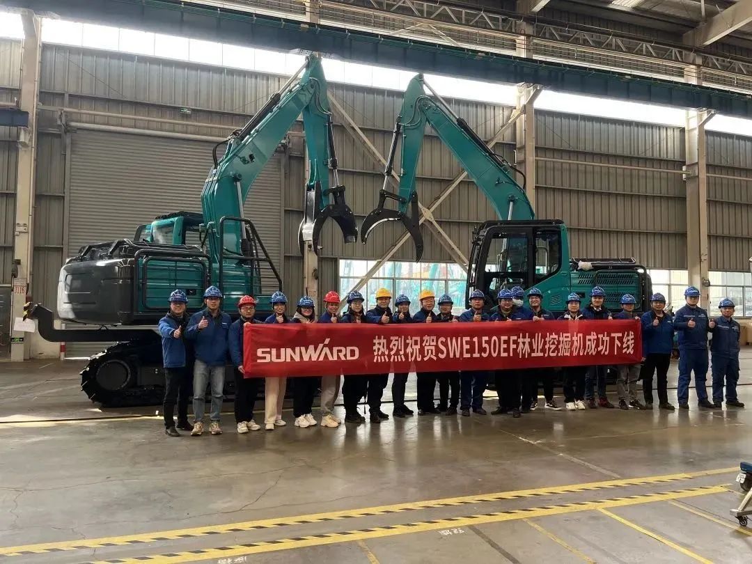 翻山越嶺，稱霸“武林”！山河智能首款中型林業(yè)挖掘機(jī)成功下線