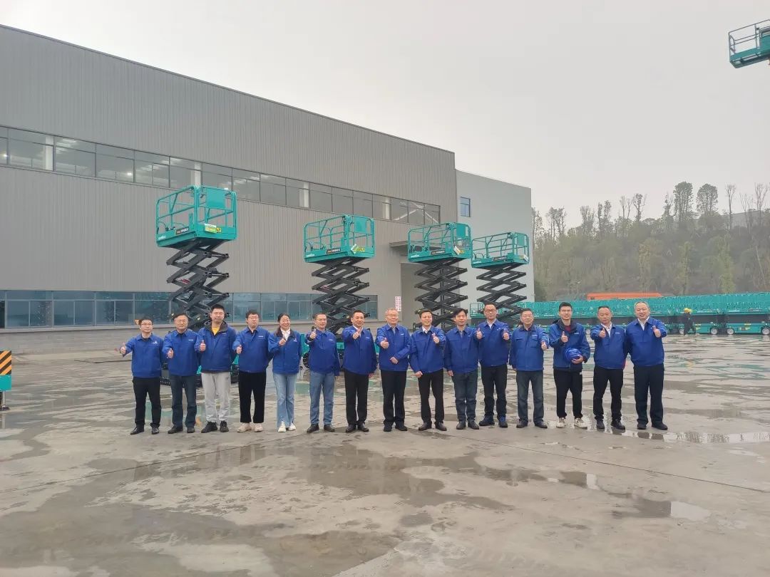出廠即“出道”！山河智能首款履帶剪叉式高空作業平臺批量上市