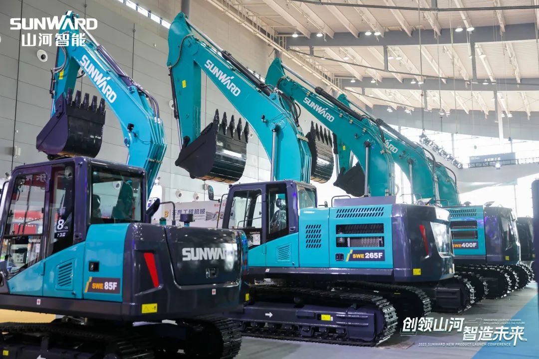 精品出擊、互動不斷！山河智能F系列挖掘機閃耀長沙展