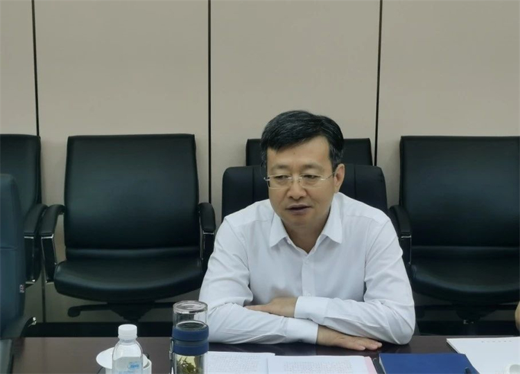 深化合作、共創輝煌！何清華帶隊拜訪中土集團
