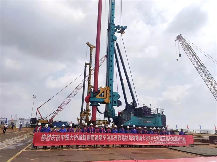再戰世界級工程！山河智能超級旋挖鉆機SWDM800H助建杭州灣跨海鐵路橋項目