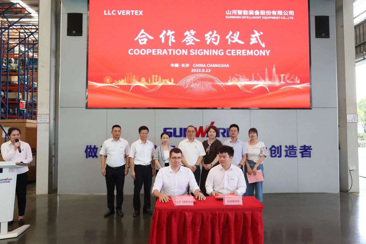持續進軍國際市場！山河智能近百臺設備集中發貨