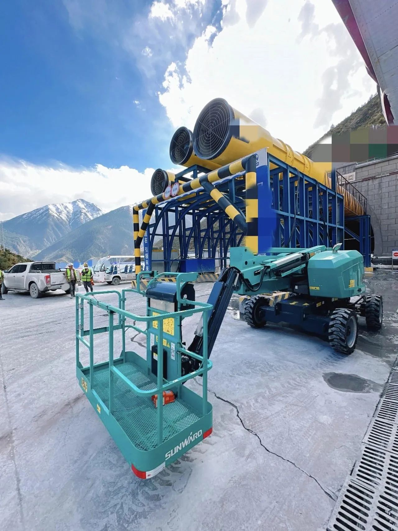 不懼高海拔挑戰！山河智能高空機械實力助建川藏鐵路