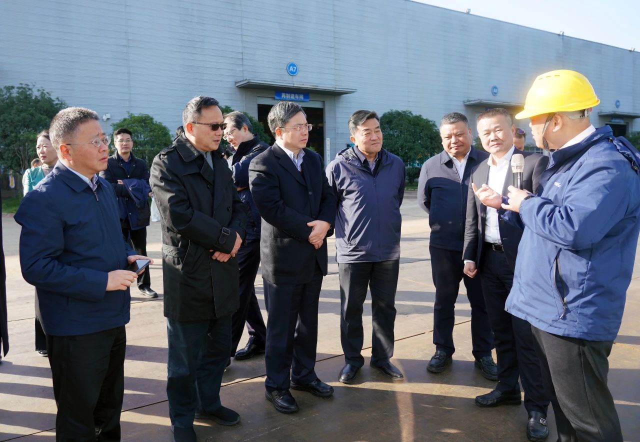 聚焦裝備再制造！上海市政協(xié)副主席、黨組副書記肖貴玉帶隊調(diào)研山河智能
