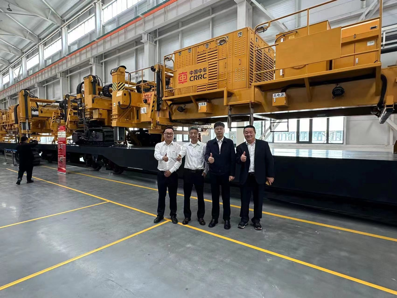 CPH-30J道岔鋪換機組全球發布！山河智能與寶雞中車時代共繪鐵路裝備新篇章！