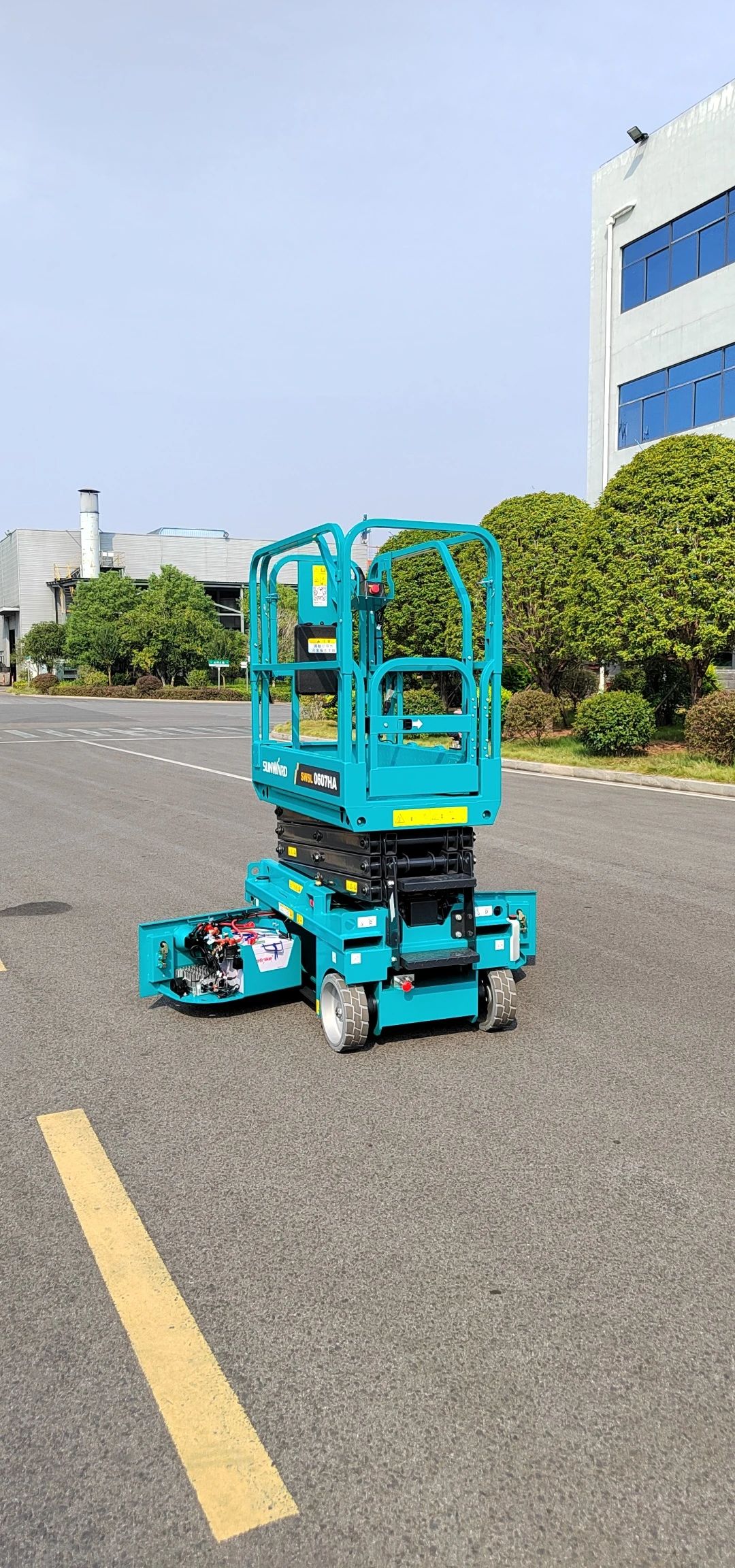 向“新”而行！山河智能又一款電動液驅剪叉式高空作業平臺發布