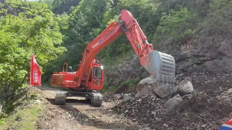 硬核破解“最后一公里”難題，山河智能應急救援設備助力“應急使命·2025”演習！